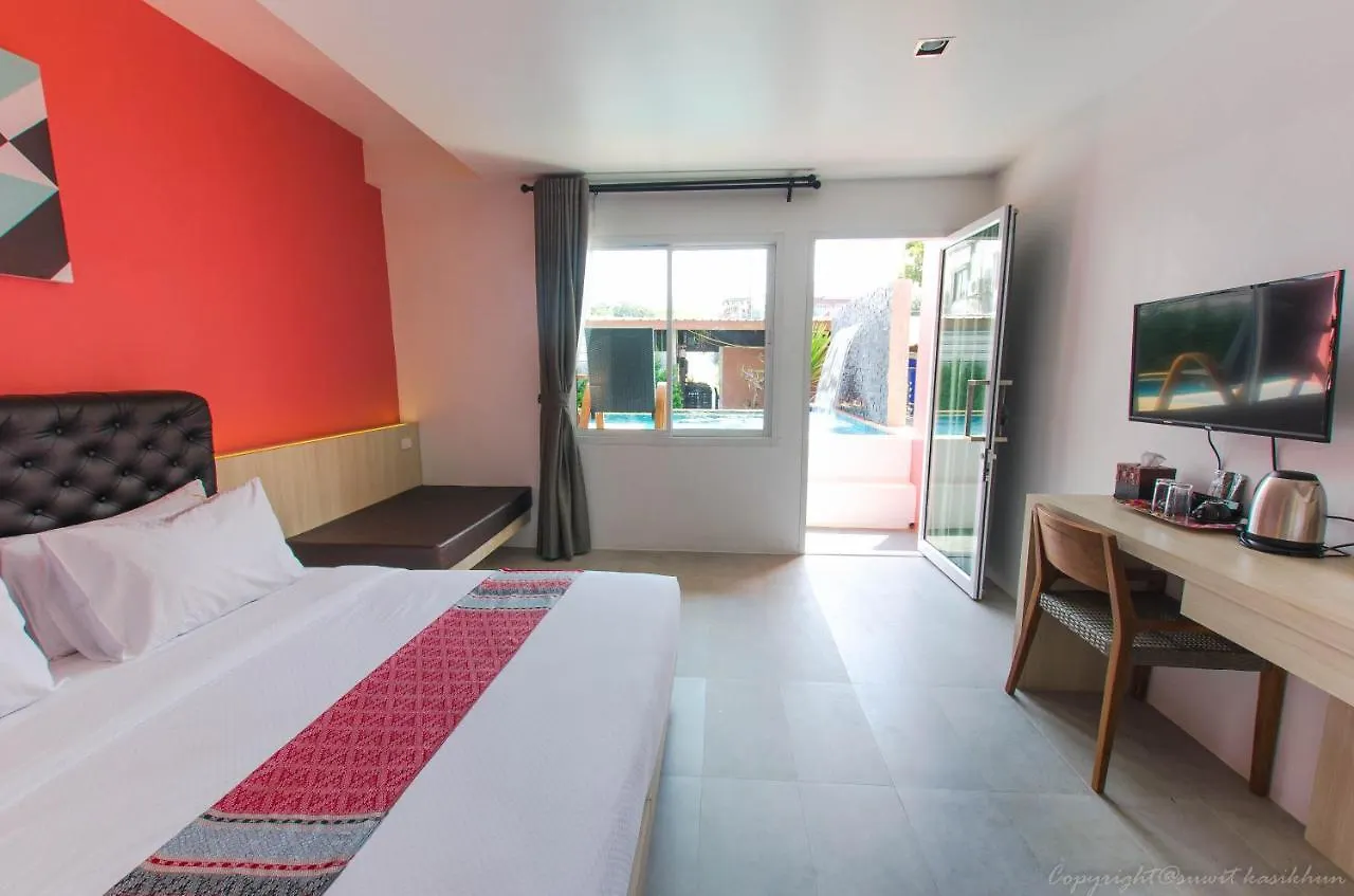 Pinky Hotel by Kanchana Ko Lanta