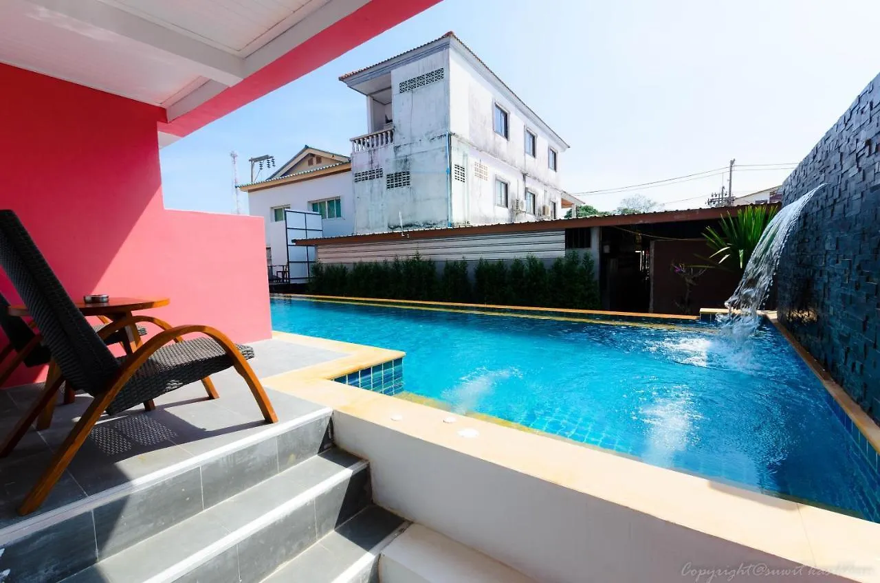 Pinky Hotel by Kanchana Ko Lanta