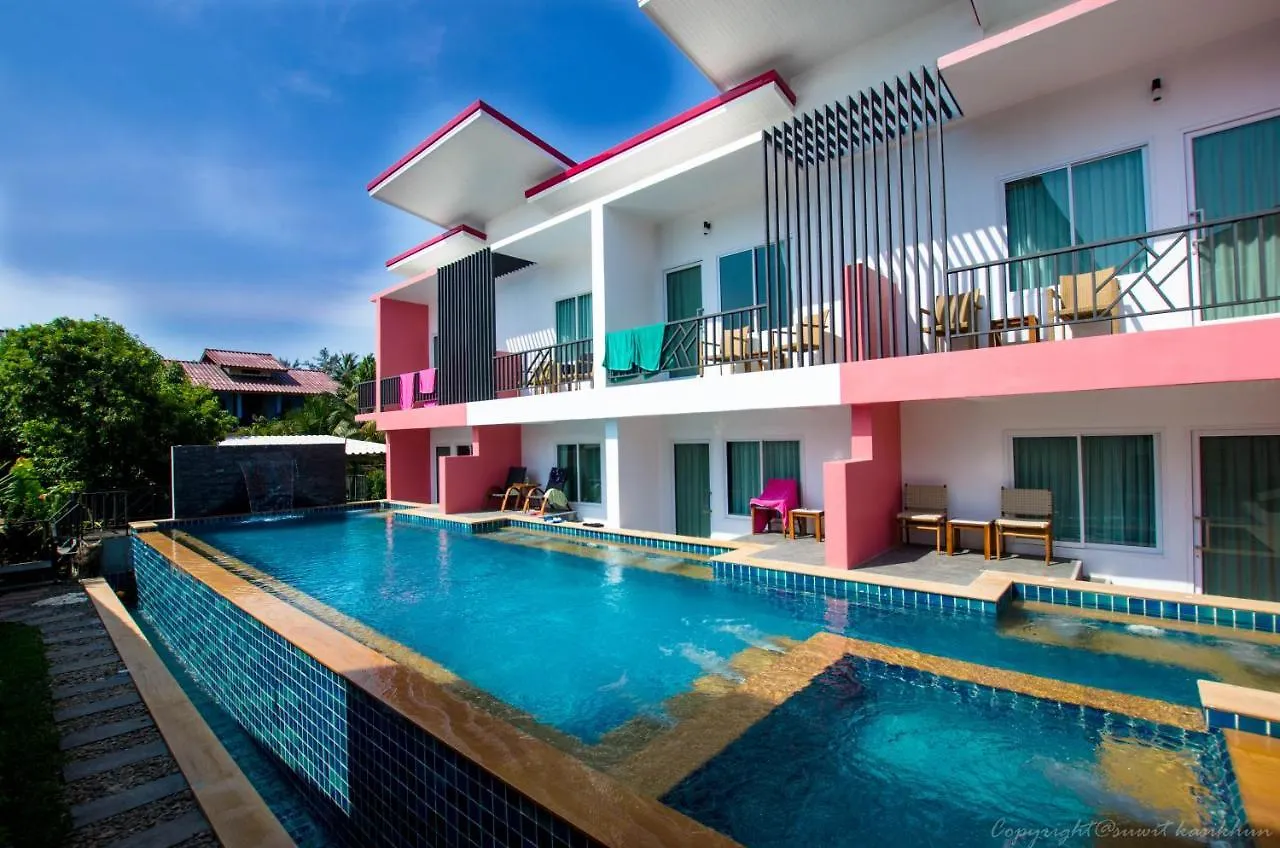 Pinky Hotel by Kanchana Ko Lanta